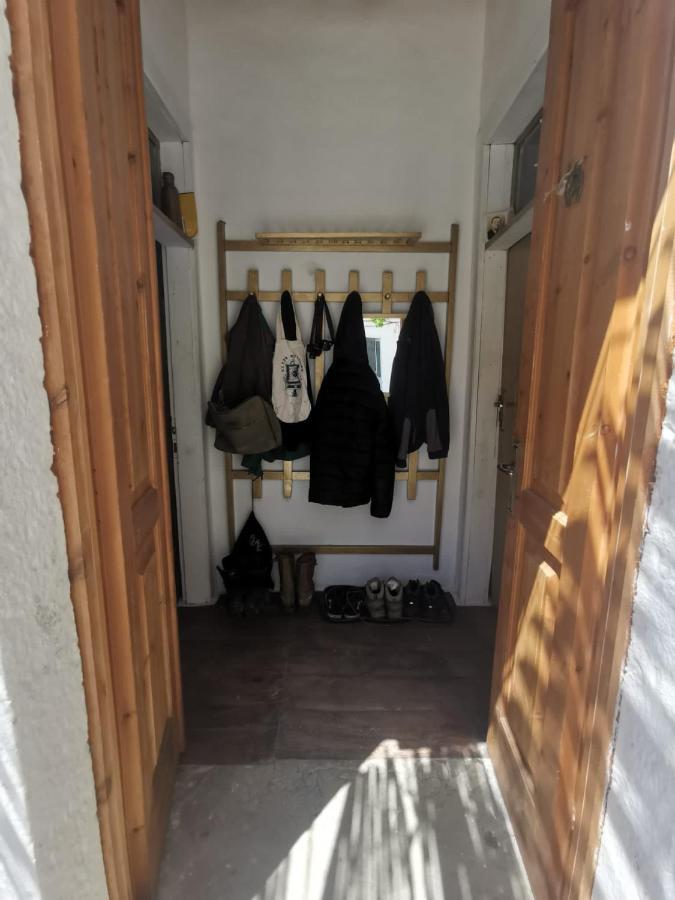 Shotgun Hostel & Guesthouse Vuno エクステリア 写真