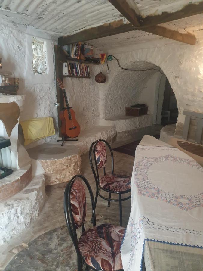 Shotgun Hostel & Guesthouse Vuno エクステリア 写真